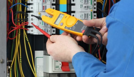 Electrician - executie, reparatii instalatii electrice servicii non-stop